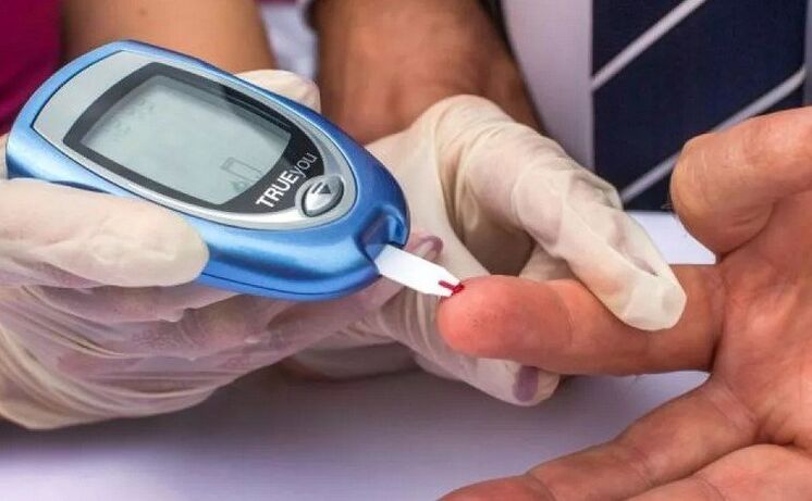 A person with risk factors for diabetes needs to have a blood test to determine glucose levels.